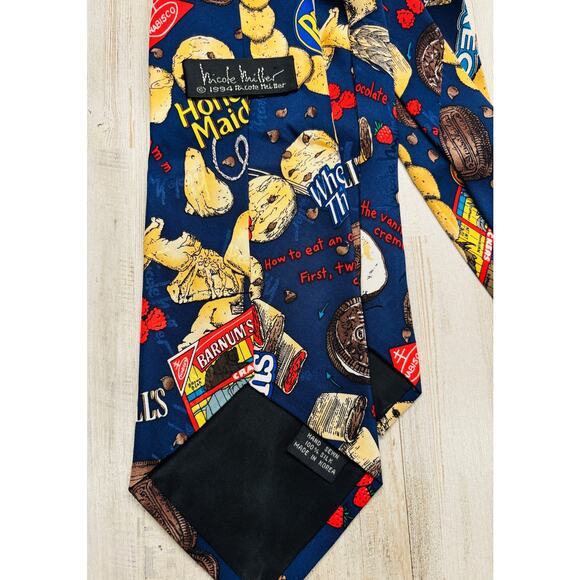 Nicole Miller 1994 Snackwells Oreo, Nabisco Tie 100% Silk Tie EUC - Picture 3 of 3